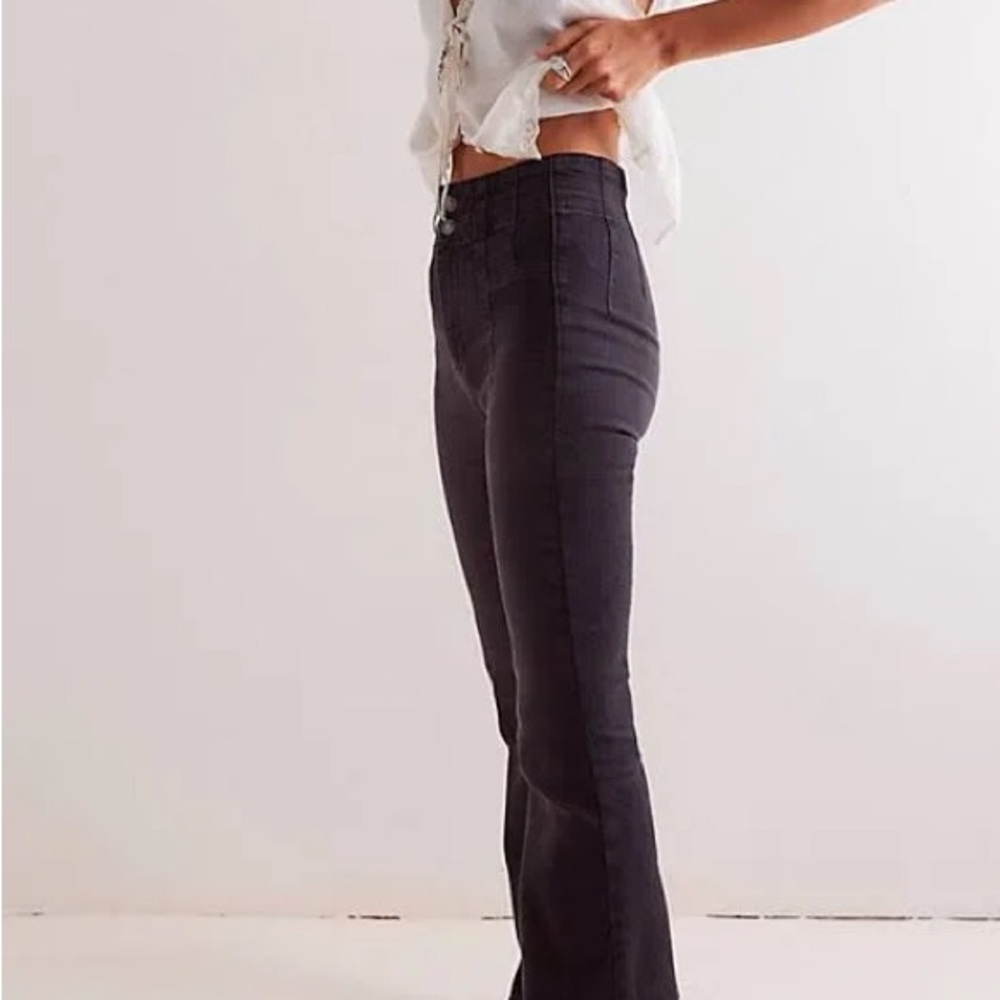 Free People Women’s size 31 Black flare Jeans